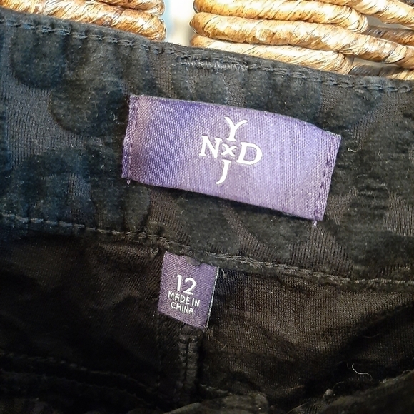 NYDJ Burnout Velvet Tapered Pants 12 Lift Tuck Technology Slim Jaquard - Picture 5 of 9